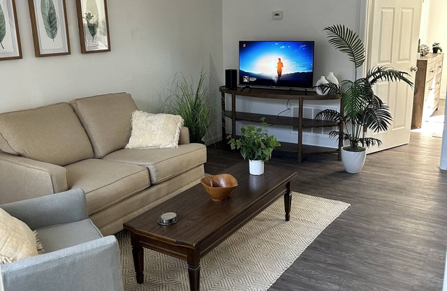 Home Away From Home--Cozy 1-Bedroom Texarkana Apartment