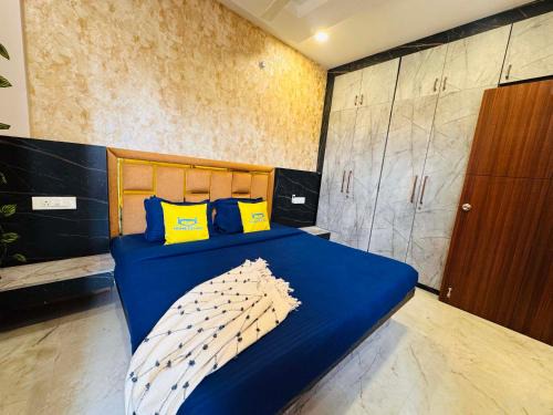 Home Escape 1BHK Bliss with Balcony Near Mahalaxmi Nagar