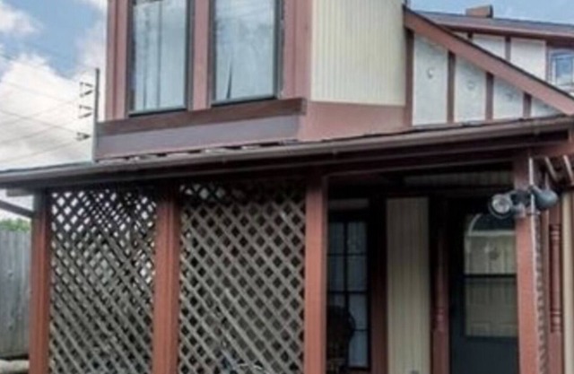 Home in Historic FIVE FOINTS with many hand crafted charming features; walk dtwn