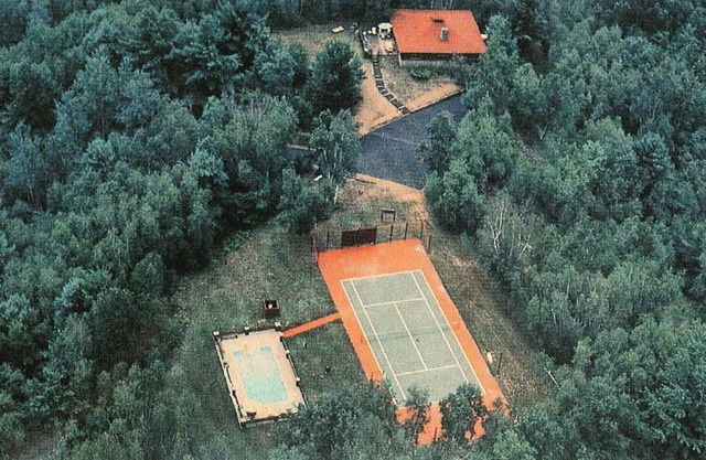 Home On 100 Wooded Acres Only 15 Minutes From Saratoga