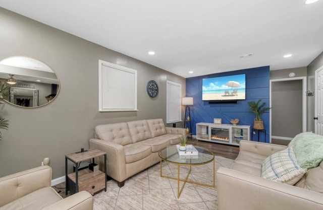 Home suitable for Construction & crew workers