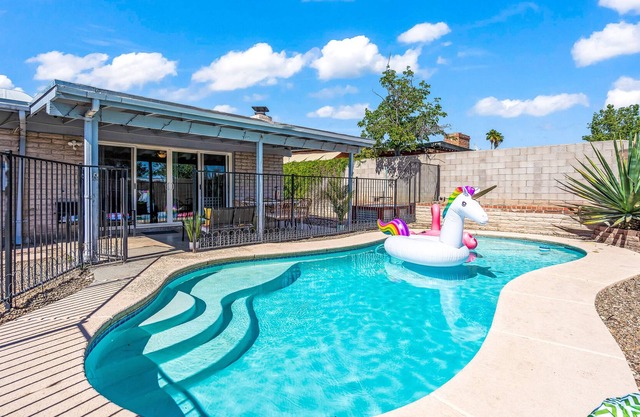 Home w/Private Pool - 4mi to Saguaro National Park