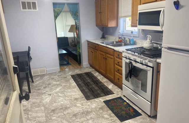Home with all the amenities as neighbors, Malls, Restaurants, and grocery stores