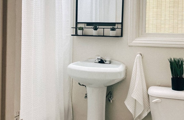 Home-y Cottage In The Heart of Little Italy