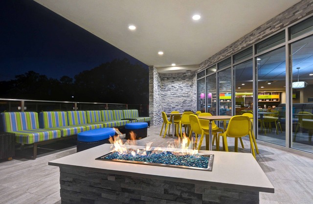 Home2 Suites by Hilton Savannah Midtown, GA
