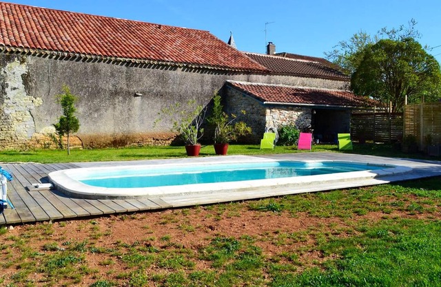 Homerez - Villa for 8 ppl. with swimming-pool at Saint-Vincent-Rive-d'Olt