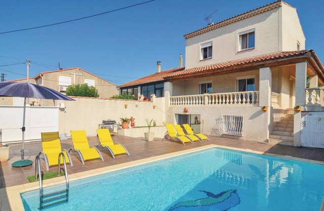 Homerez - Apartment Port-de-Bouc with Pool