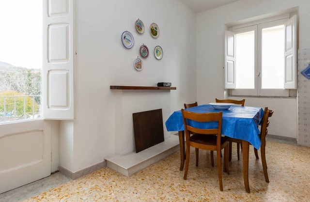 Homerez - Appartement 12 km away from the beach for 9 ppl. with garden at Ceraso