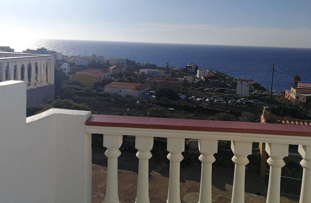 Homerez - Appartement for 4 ppl. with sea view, terrace and balcony at La Caleta