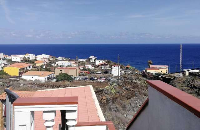 Homerez - Appartement for 4 ppl. with sea view, terrace and balcony at La Caleta