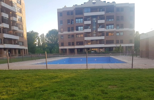 Homerez - Appartement for 8 ppl. with shared pool, jacuzzi and terrace at Cuenca
