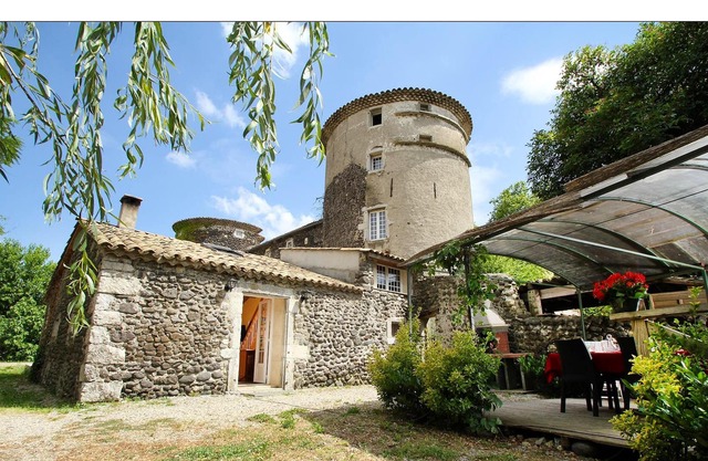 Homerez - Beautiful house for 8 ppl. with terrace at Chomérac