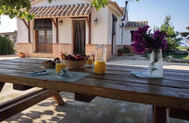 Homerez - Charming House Deltebre + Private Pool