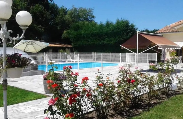 Homerez - Charming House in Bégadan with Shared Pool