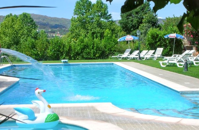 Homerez - Comfortable house with mountain view and shared pool