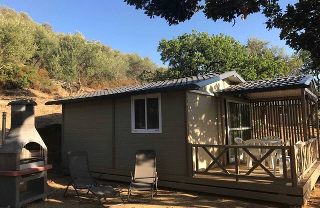 Homerez - Cozy chalet in Corbara with sea view