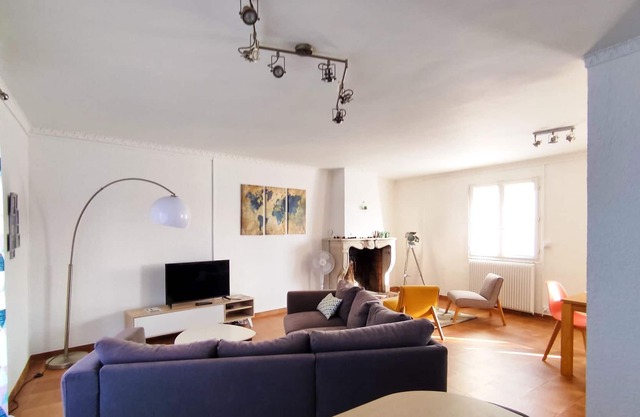 Homerez - Family House in the Heart of Alès with Garden and Barbecue