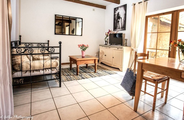 Homerez - Amazing house for 4 ppl. with shared pool, jacuzzi, spa and terrace