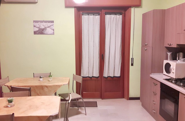Homerez - Spacious Apartment in Trapani, AC, 100 m²