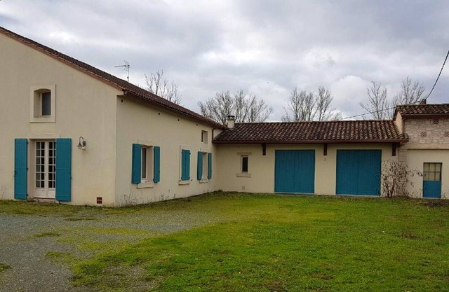 Homerez - Spacious house with terrace and balcony