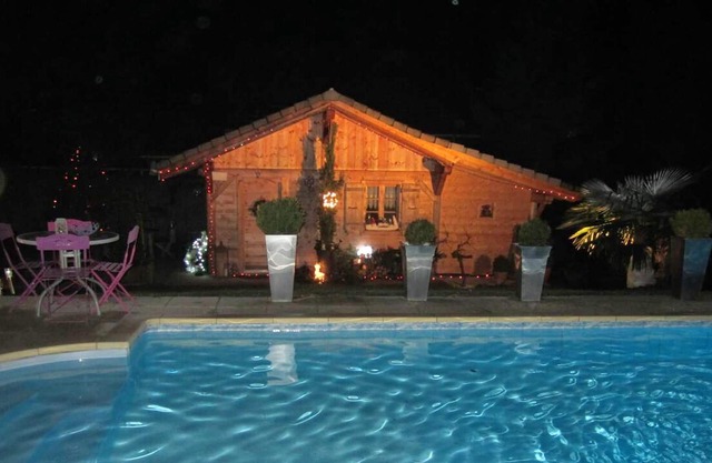 Homerez - Villa for 2 ppl. with swimming-pool, sauna and garden at Allinges