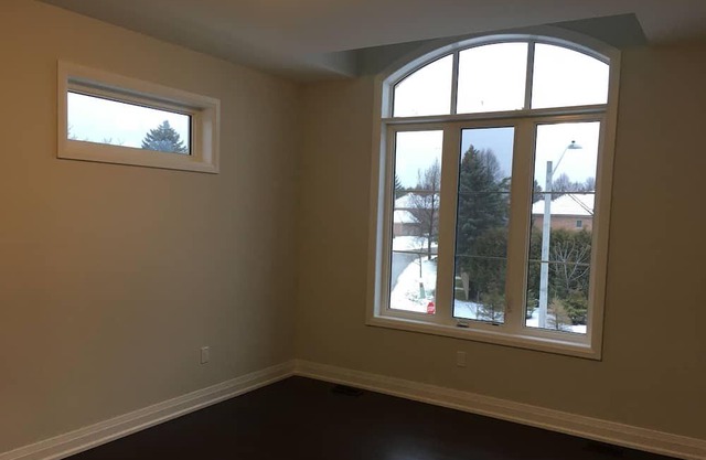 Homestay Accommodation - Aurora, ON