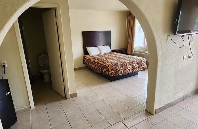 HomeTown Inn and Suites