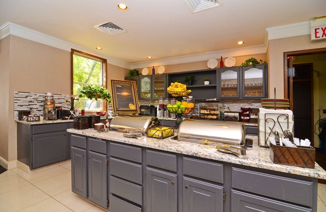 Homewood Suites by Hilton Chicago - Schaumburg