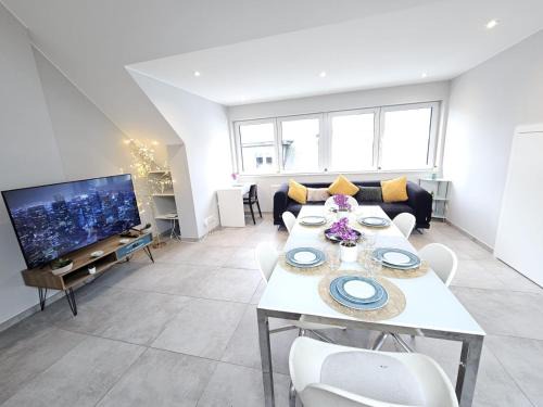 Homey 2BR Flat with parking