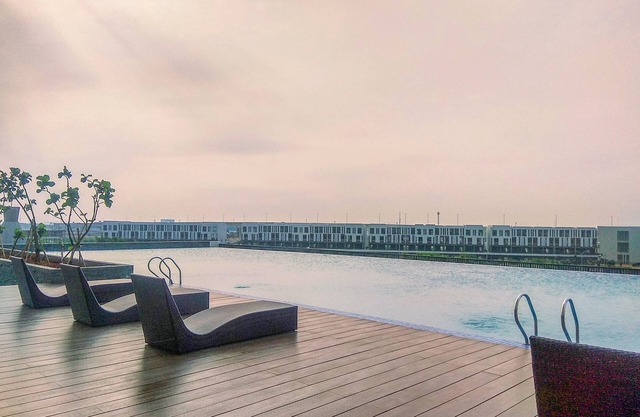 Homey And Minimalist Studio At Vasanta Innopark Apartment