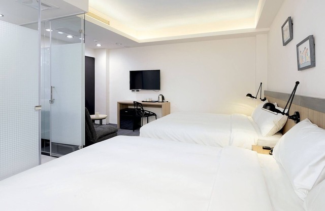 Hommie Inn