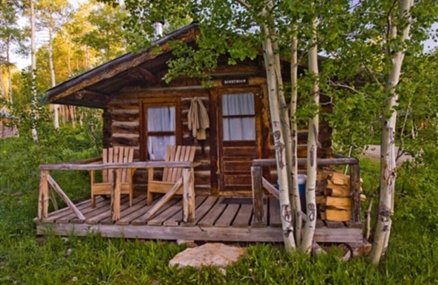 Honeymoon Cabin - A Romantic 2 Person Cabin