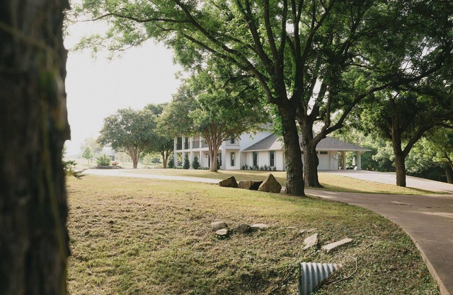 Honeysuckle Manor – Texas Charm on 7 Peaceful Acres