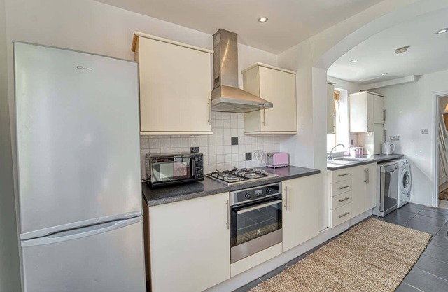 Host & Stay | Severn Swans House