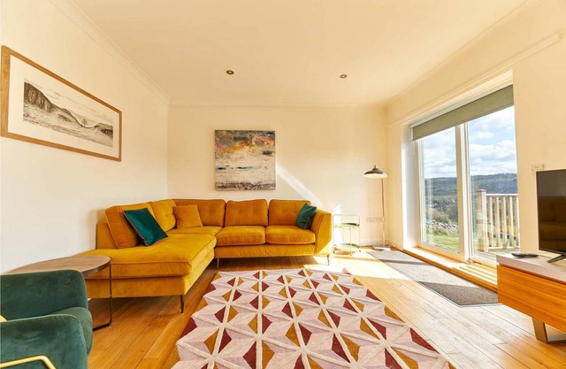 Host & Stay | Strathview