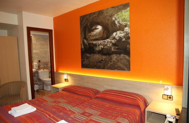 Hostal Acella