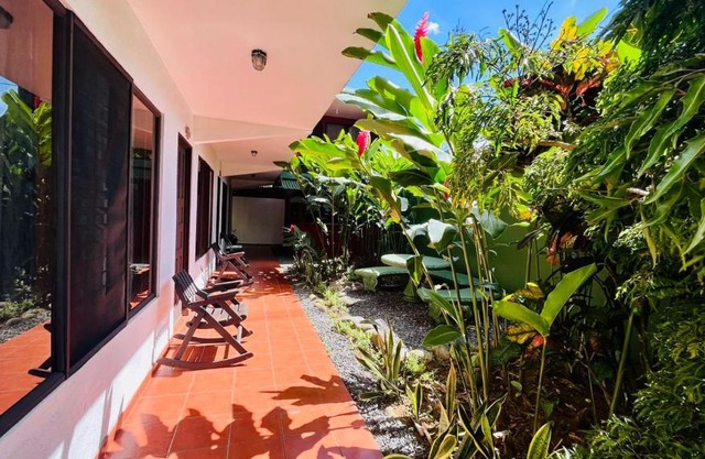 Hostal Nuevo Arenal downtown, private rooms with bathroom