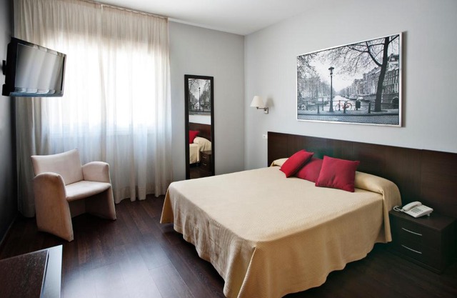 Hostal T4