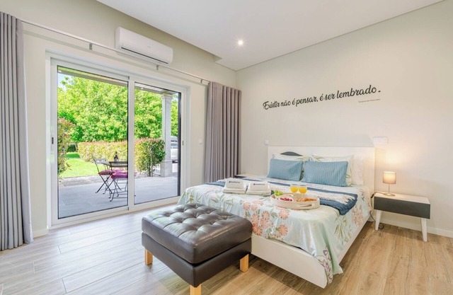 HostWise – Douro View Villa w/10 Suites and Pool