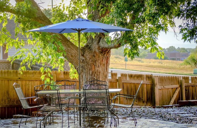 Hot Spot for Shopping, Dining, Business and Light Rail