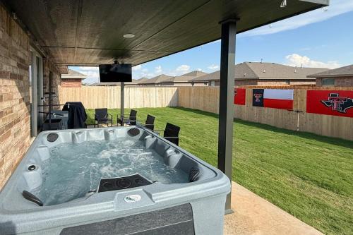Hot Tub and Game Room Raider Resort in Lubbock