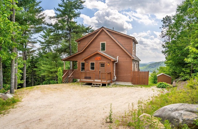 Hot Tub | Breathtaking Views and Dog Friendly
