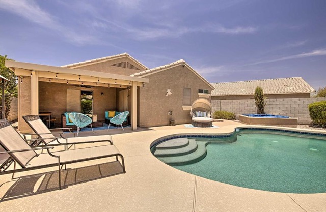 Hot Tub Chic Goodyear Desert Beach House