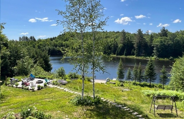 Hot Tub - Fire Place - Sauna - Gym - 4 min to Bromley on a Private Lake