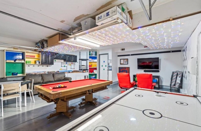 Hot Tub Gameroom Great Location Sparkling Clean