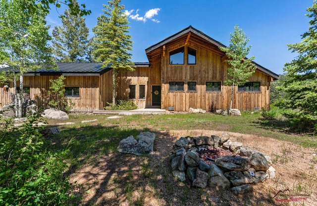 Hot Tub, Incredible Deck/Views, Pet Friendly, Family Retreat!