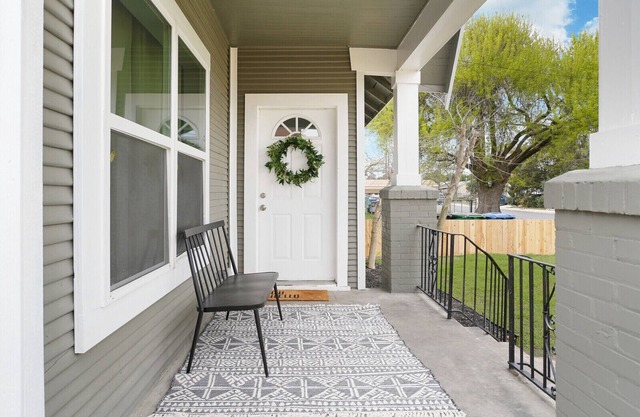 Hot Tub - Jacuzzi - Hays Hideaway - Pet Friendly