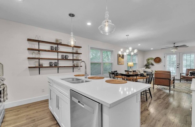 Hot Tub | Sauna | Walk Downtown | Theater | Arcade | Park Side City View