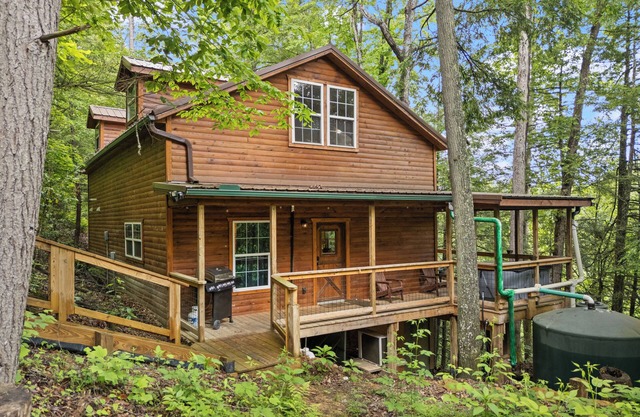 Hot Tub & WiFi - Clifftop Cabin - Muir Valley