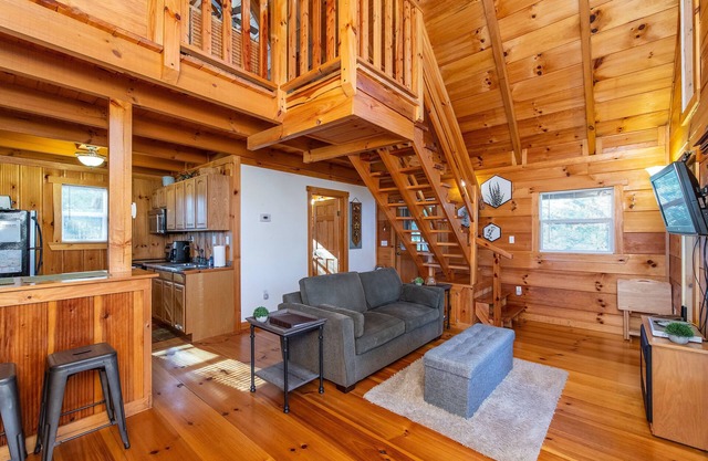 Hot Tub & WiFi - Small Family Cabin - Sunrise - Retreat in Red River Gorge, Kentucky!